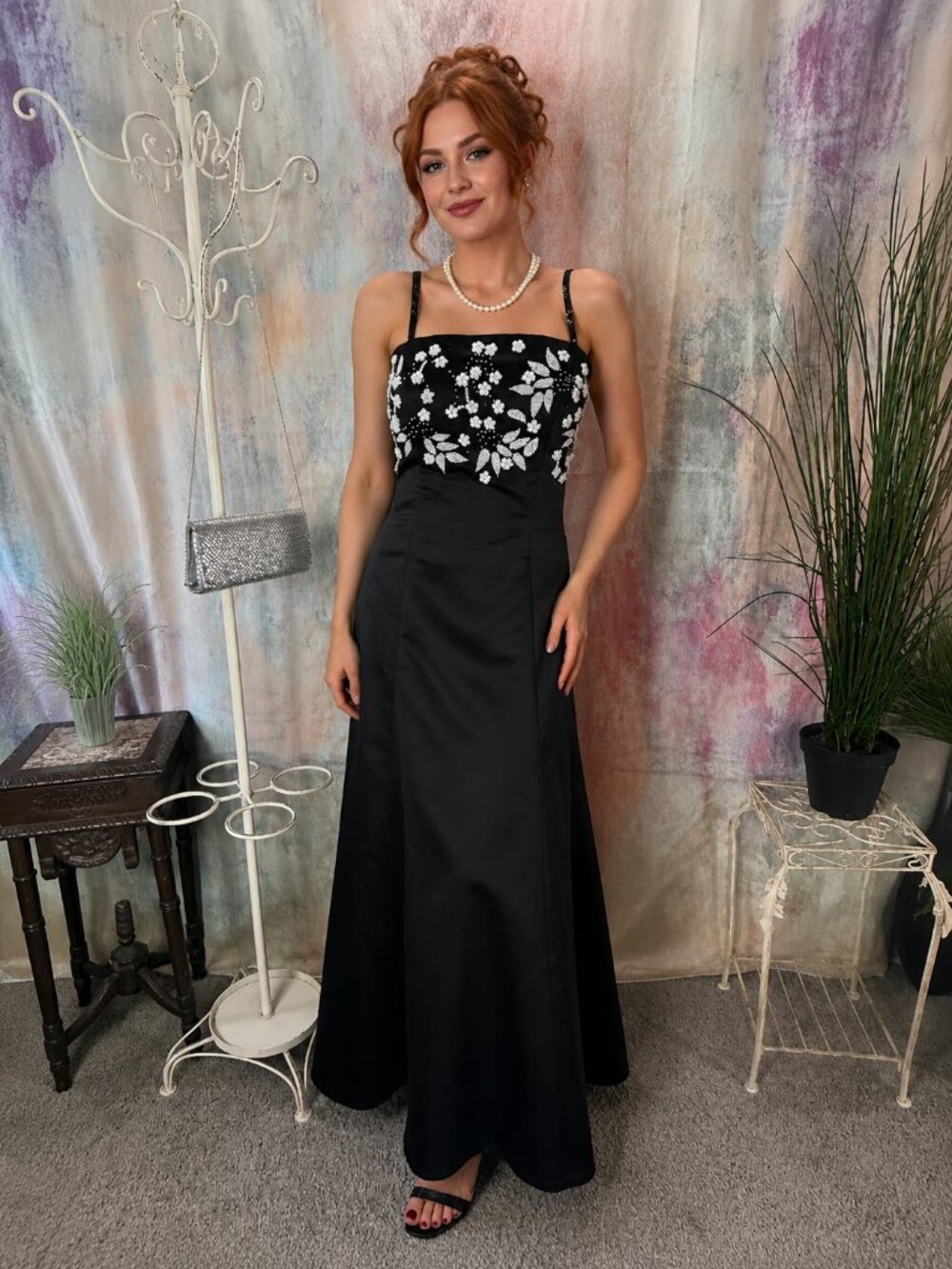VTG📌Donna Gray Timeless 90s White & Silver Floral Beadwork Formal - Prom Gown